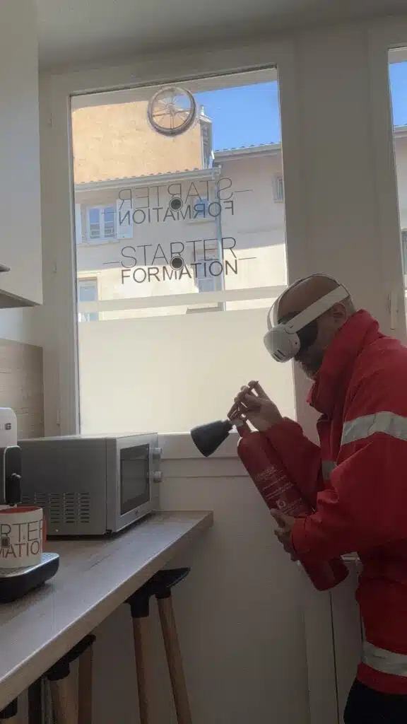 Formateur en réalité virtuelle simulant l’extinction d’un feu d’appareil électroménager Macon, Dijon